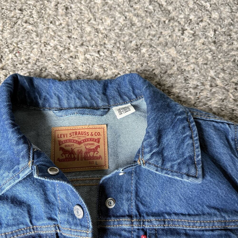 Levi’s Denim Jacket Womens Size L Blue Trucker Rib Trim Button Up Blue - Picture 2 of 3